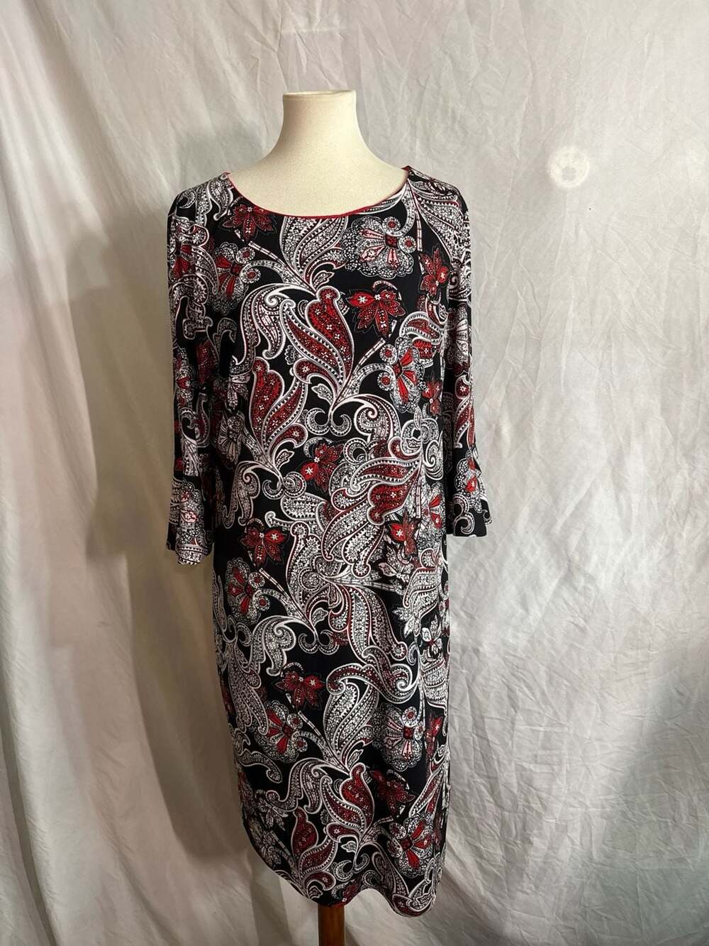 Liz Claiborne Red Black White Paisley Bell Sleeve Shift Dress Women's Size 16